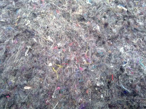 床墊睡了兩年 發(fā)現(xiàn)使用黑心棉？